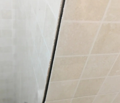 天等瓷砖空鼓维修公司分享阳台瓷砖脱落的修复过程可以分为以下几个步骤